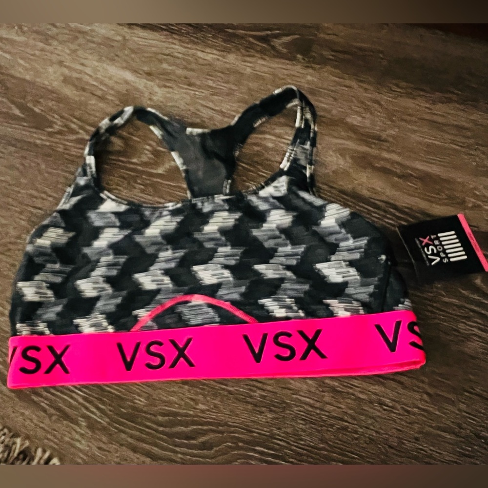 VSX Victoria Secret ‘The Player’ Racerback sport bra